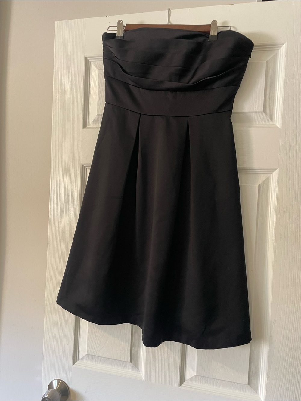 White House Black Market Pleated Dress in Black Size 6